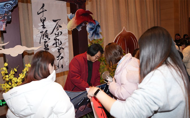 脸红秦田田年会游戏 脸红秦田田年会游戏